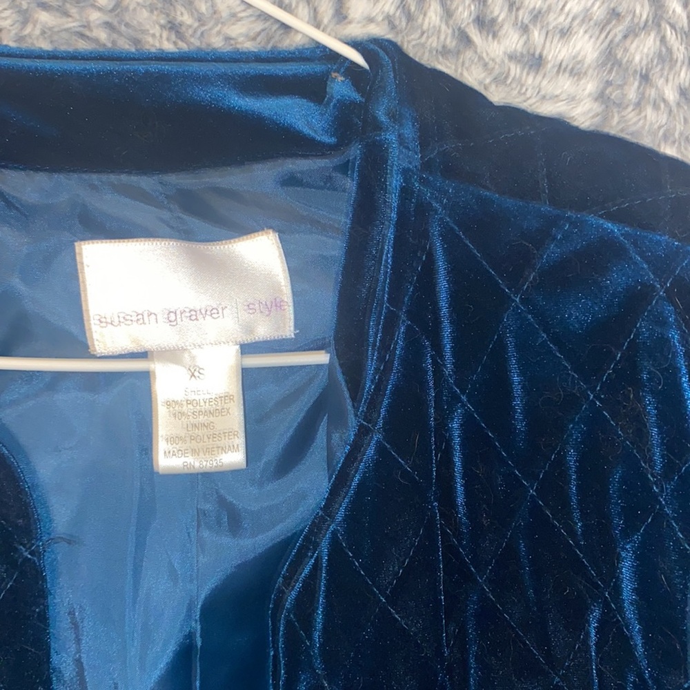 Cropped Blazer - Picture 2 of 11